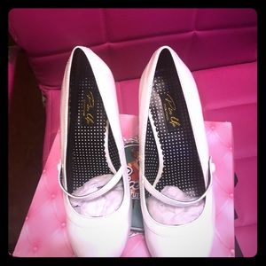 Pin up couture shoes